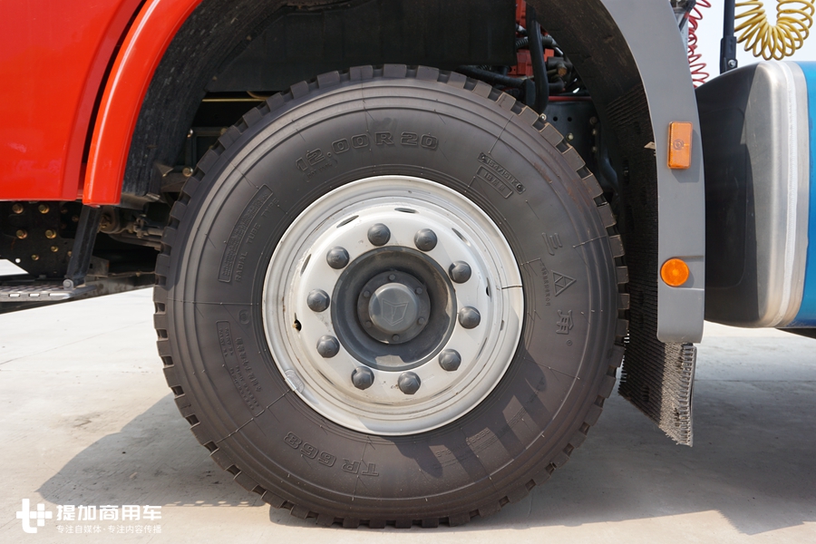 据说拉风叶大件都没有问题，这是国产重载卡车市场的又一悍将？