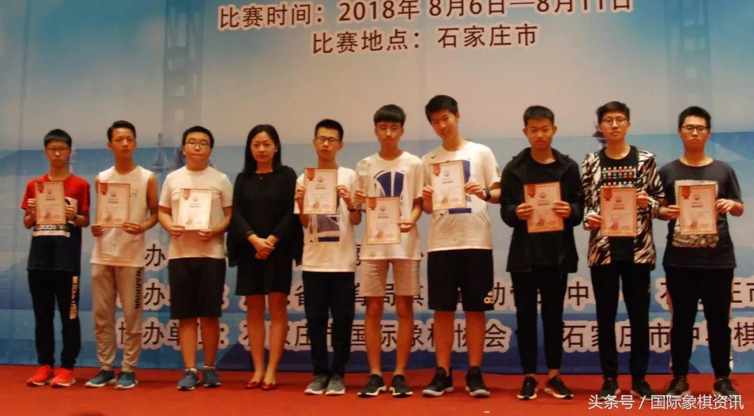 2015团体锦标赛羽生结弦颁奖,20届全国青少年锦标赛