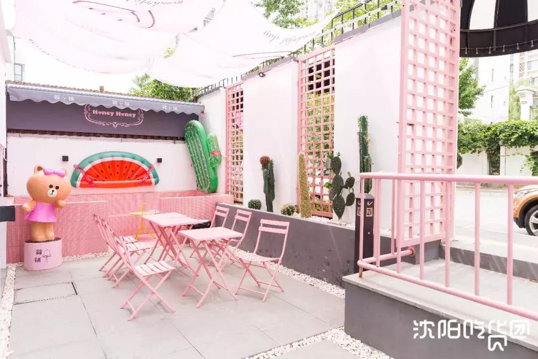 一口吞下宇宙!史上最“*力暴**”星空蛋糕,吃它得用锤子砸!