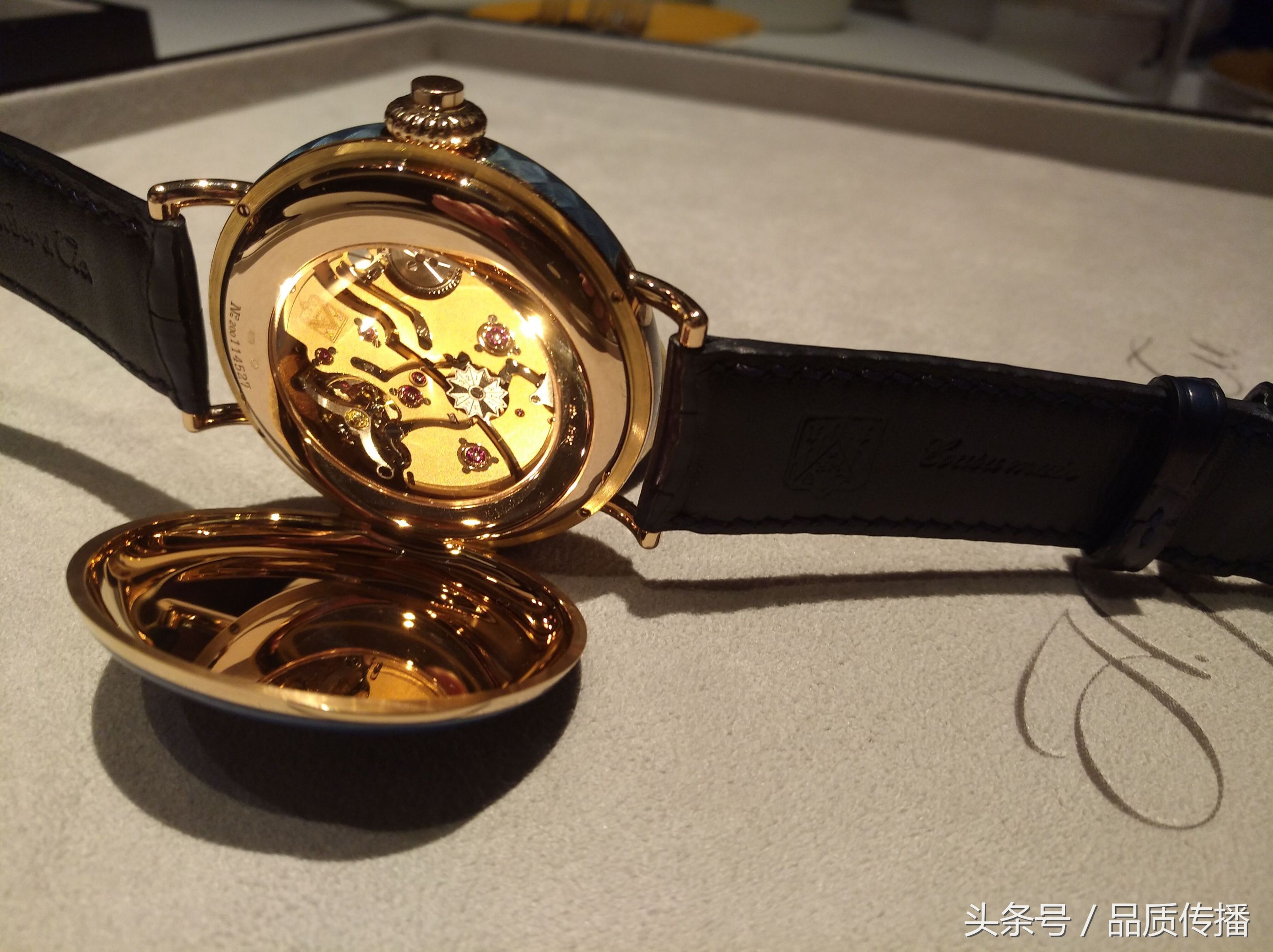 亨利慕时方形手表,亨利慕时不像机械表的表