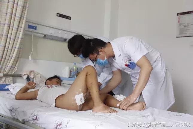 被狗咬伤时不能立即就医该怎么办,孩子被狗咬伤该如何处理