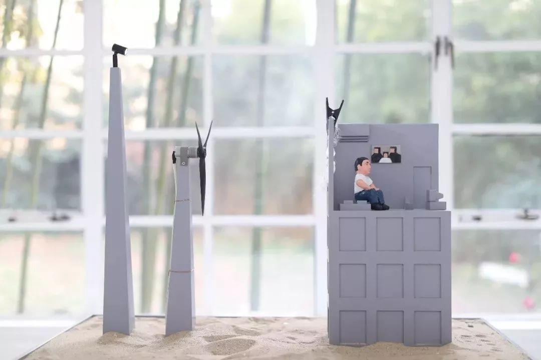 反思絮语｜蒋立：面对当代艺术我们就像猩猩面对黑色石碑