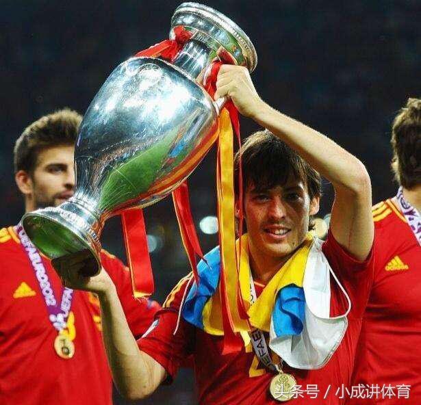 身为中场却高居射手榜第4，32岁的他低调离开，带走了我们的青春