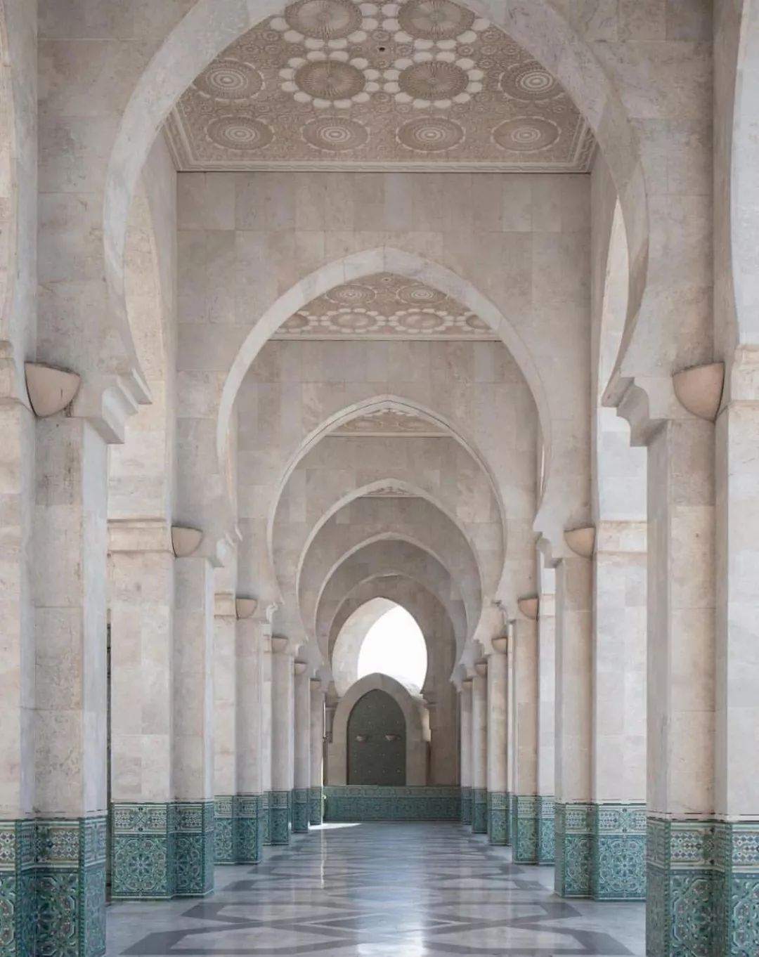 解压！美哭的对称建筑，瞬间治愈强迫症患者