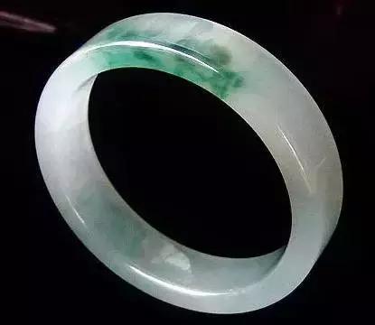 玉镯分为哪几种镯型,玉镯怎么量尺寸什么是贵妃镯