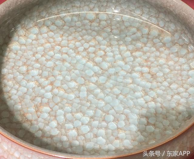 龙泉青瓷冰裂纹,龙泉青瓷冰裂纹喝水会有玻璃渣吗