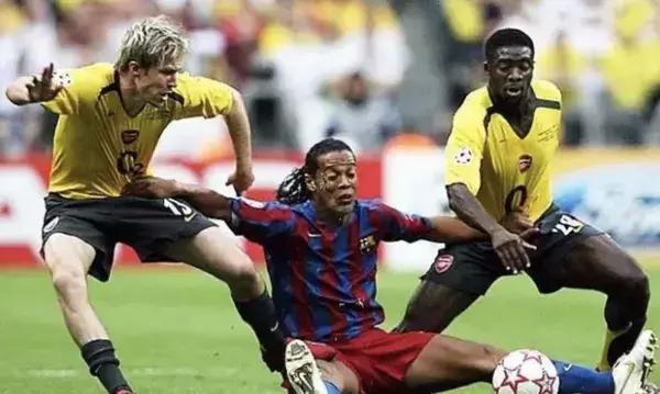 想要踢好边锋要如何练身体,怎么才能在业余场踢好球