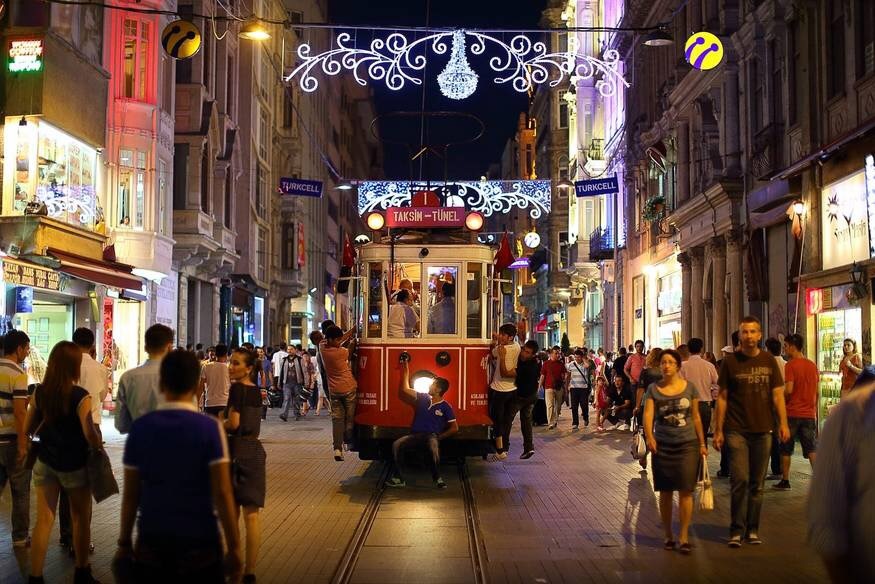 里拉暴跌的土耳其，不仅适合抢购奢侈品，还有浪漫的美景和美食