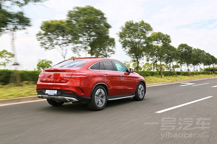 开gle400,沉浸式体验奔驰gle400coupe