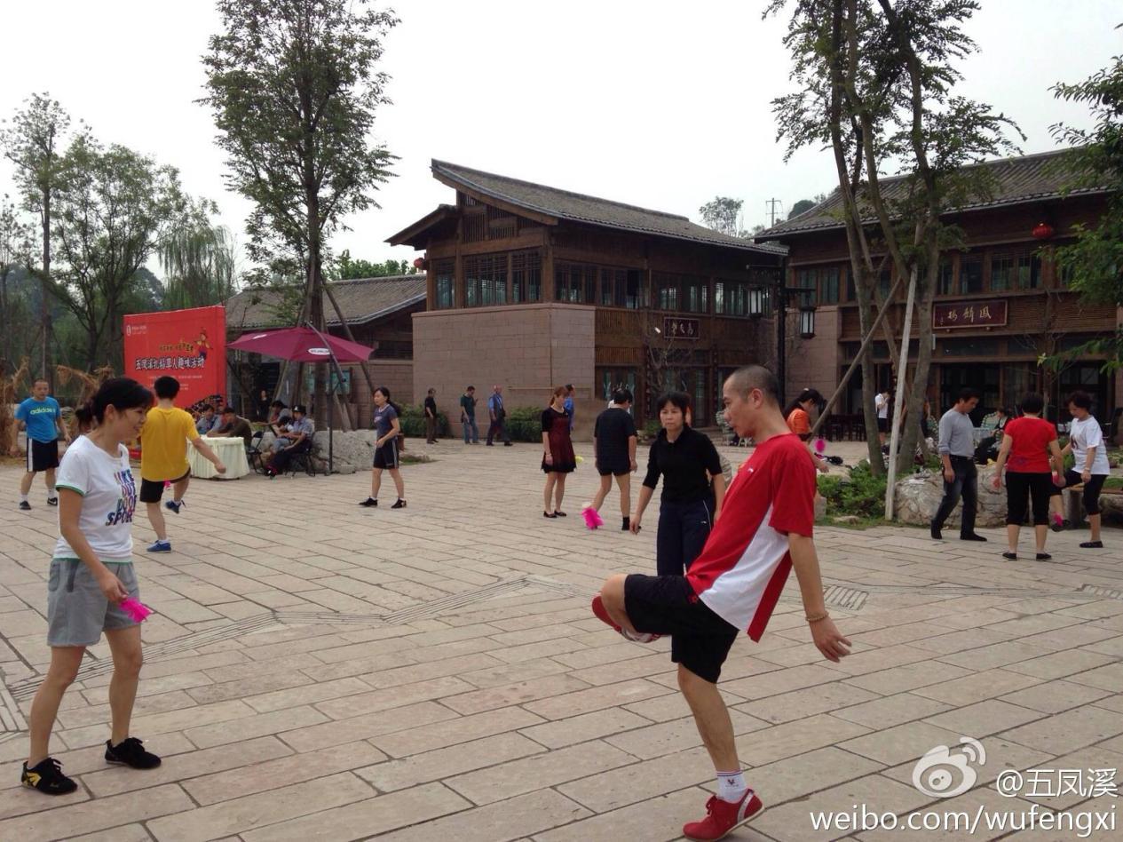 正在刷抖音的你文案,正在刷抖音