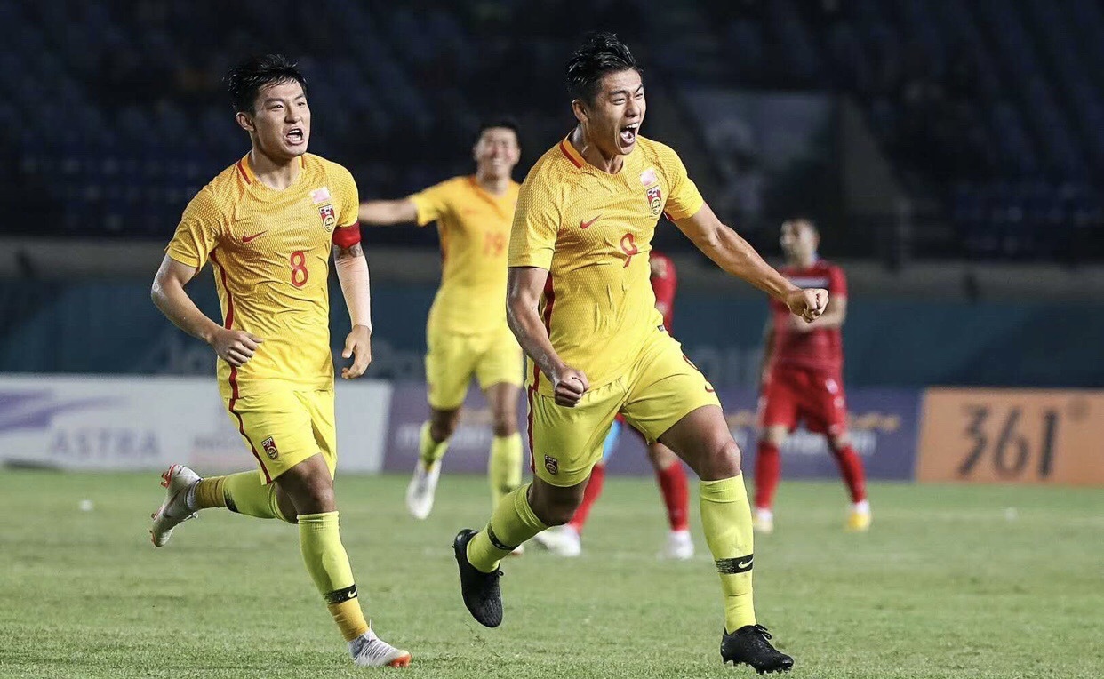 疯狂国足让韩国都怕了!韩国主帅拍录像研究,面色凝重这回真虚了