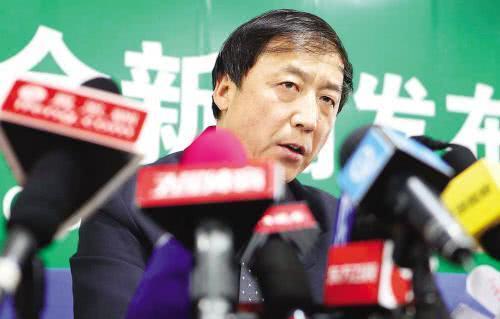 最低标准停8场！中超“肘击”犯规被重点打击前恒大队长首尝*果禁**