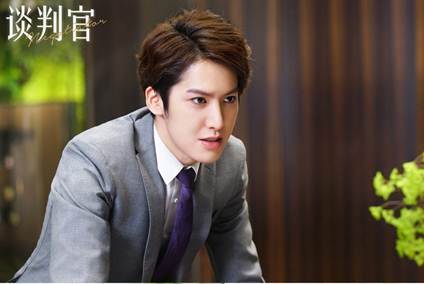 如何让肌肤锁住水分，看看幂姐如何保持少女肌，hold住晓飞总