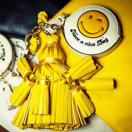 鎵嬭杩欐牱鏀剁撼鍛婂埆涔变竷鍏碂,鐩樼偣閭ｄ簺绁炲鐨勫皬鐗╀欢