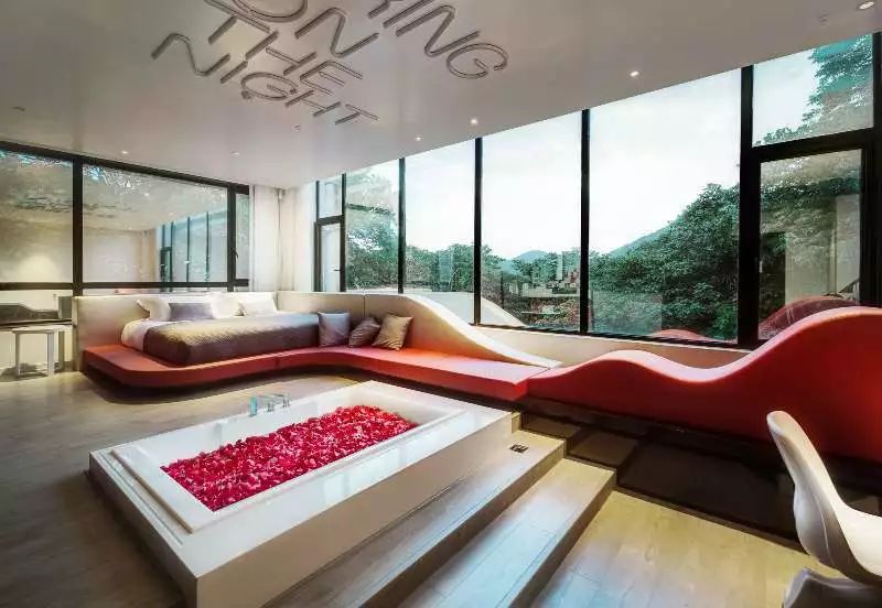 春水堂蔺德刚:做天花板更高的“荷尔蒙生意”