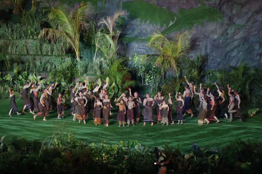 奥运档案圣火点燃,亚运圣火点燃的回放视频