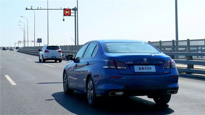法系车标致408碰撞测试,全新东风标致408车型介绍