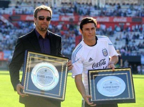 萨内蒂对国米,萨内蒂庆祝国米进欧冠决赛