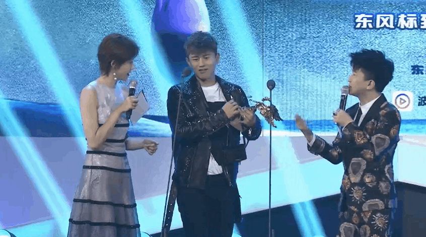 亚洲新歌榜年度盛典乐华七子,乐华七子nextheartfullofyou舞台