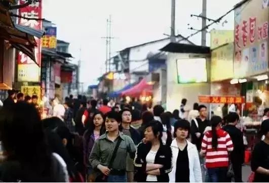 为什么武汉大学生提前放假,武汉大学生现在为什么放假