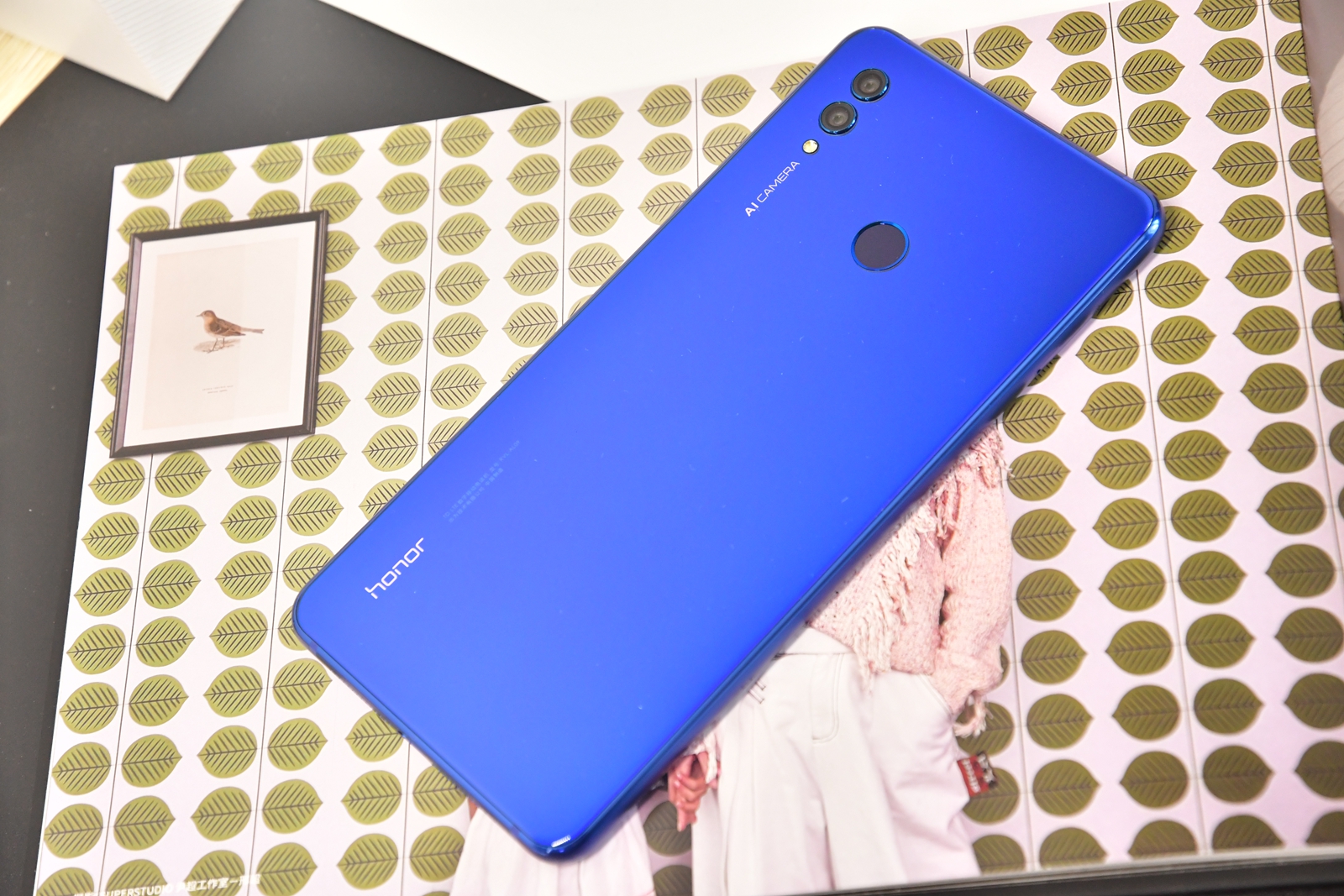 荣耀note10搭载6.95寸amoled屏,2023年荣耀note10还值得买吗