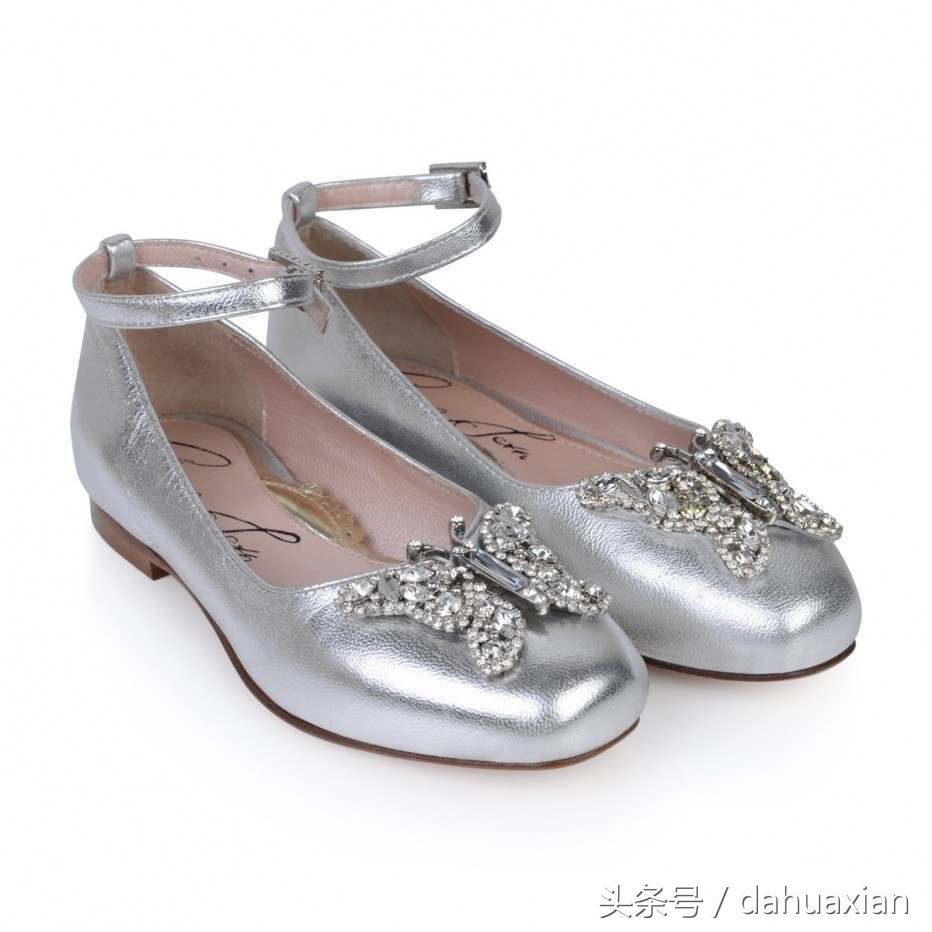 拥有纯正英伦血统的ArunaSeth名牌鞋，童鞋产品款式