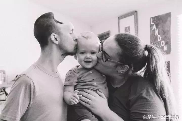 多喝了几杯饮料，半个脑袋没了！年轻爸爸分享恐怖经历