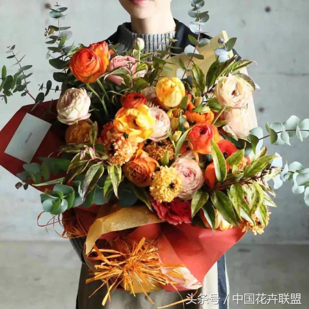 花店不赚钱还要不要坚持下去,花店主要靠什么挣钱