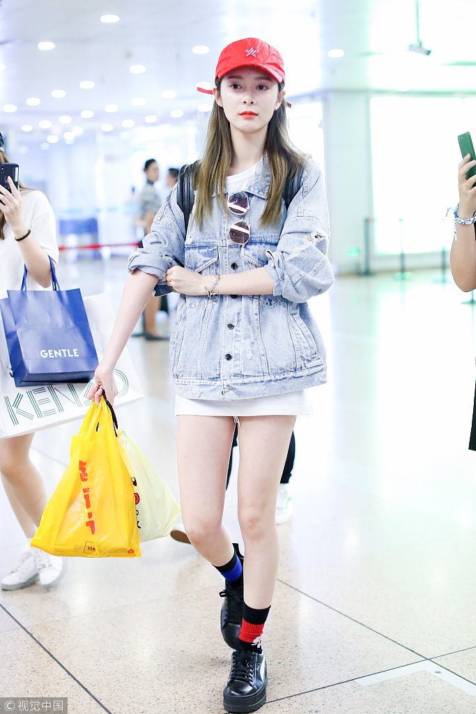 初秋穿衣“腿精”有套路下衣失踪学生袜帮你远离老寒腿