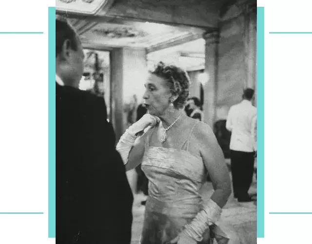 C位女神の心机3大撞星事件频发地让你和梦想中的ICON“一吻定情”