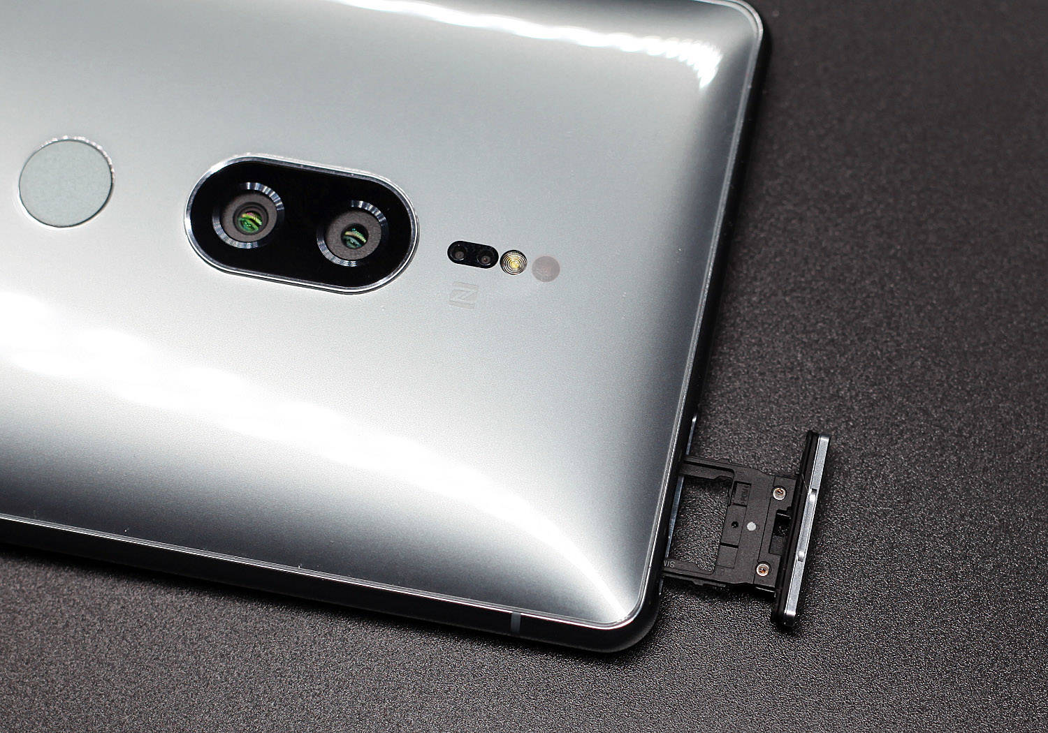 索尼xz2premium对比上一代,索尼xz2premium科技美学