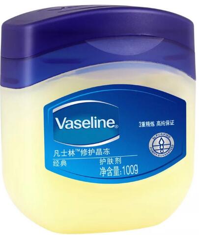 小小的凡士林原来有这么多的用途,万能的凡士林小妙招你学会了吗