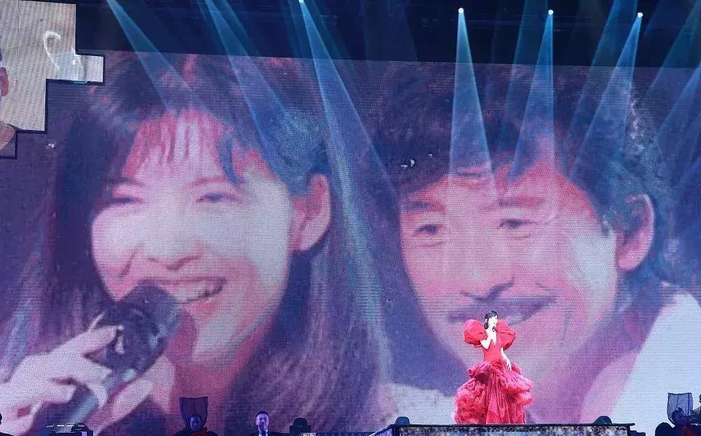 周慧敏20到51岁女神也老了,周慧敏51岁还是很年轻