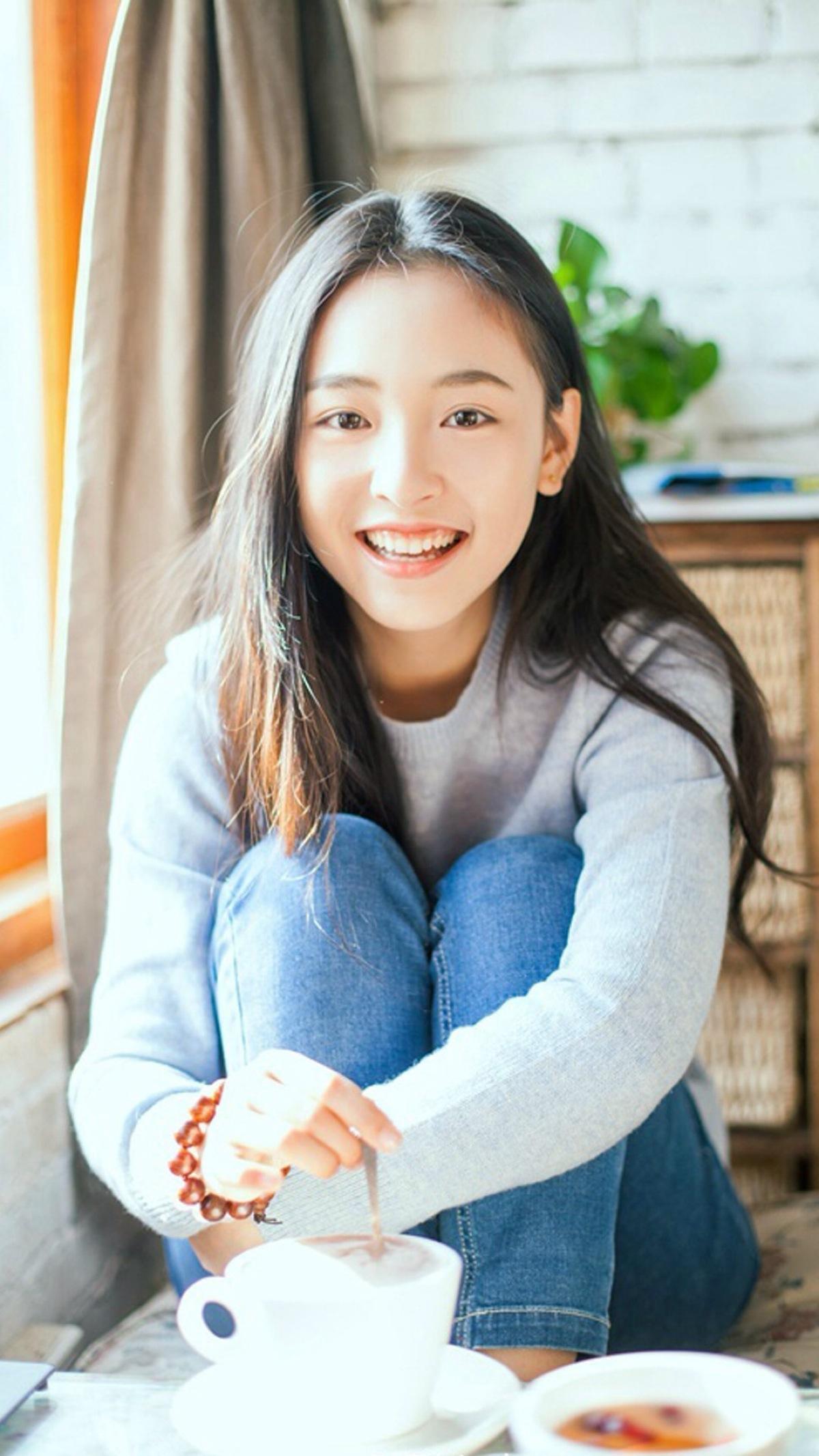 武汉大学校花吴倩高三逃课轻松准备艺考高考成绩如何？