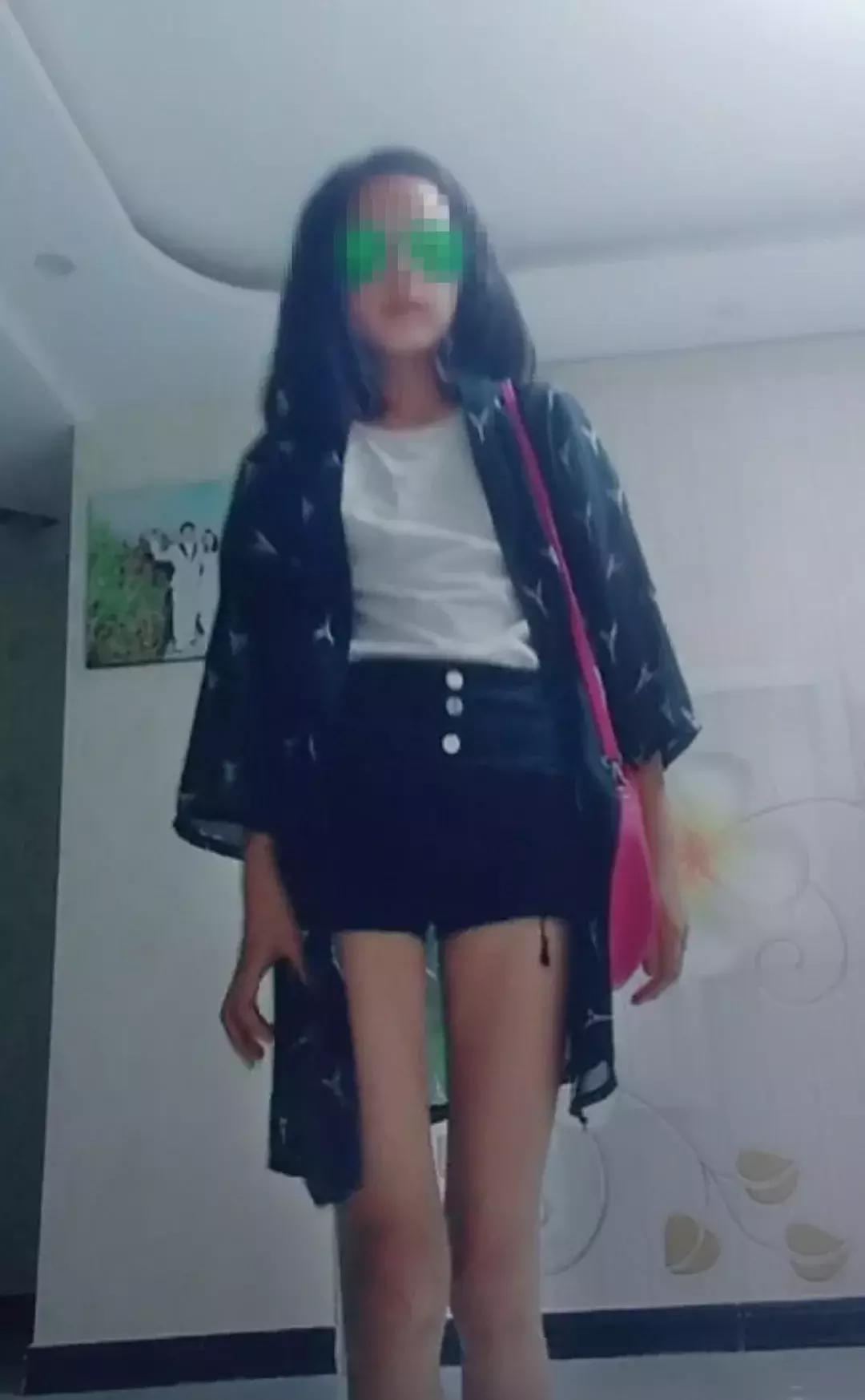 8岁女孩浓妆艳抹,九岁小女孩浓妆艳抹