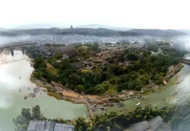 这一届世界足球比赛在哪里举办,最近的一场国际拉力赛