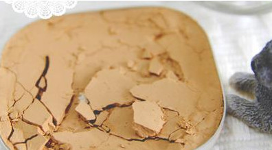 摔碎的粉饼、断掉的口红不要扔，化妆品“破镜重圆”之术很简单！