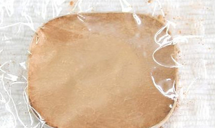 摔碎的粉饼、断掉的口红不要扔，化妆品“破镜重圆”之术很简单！