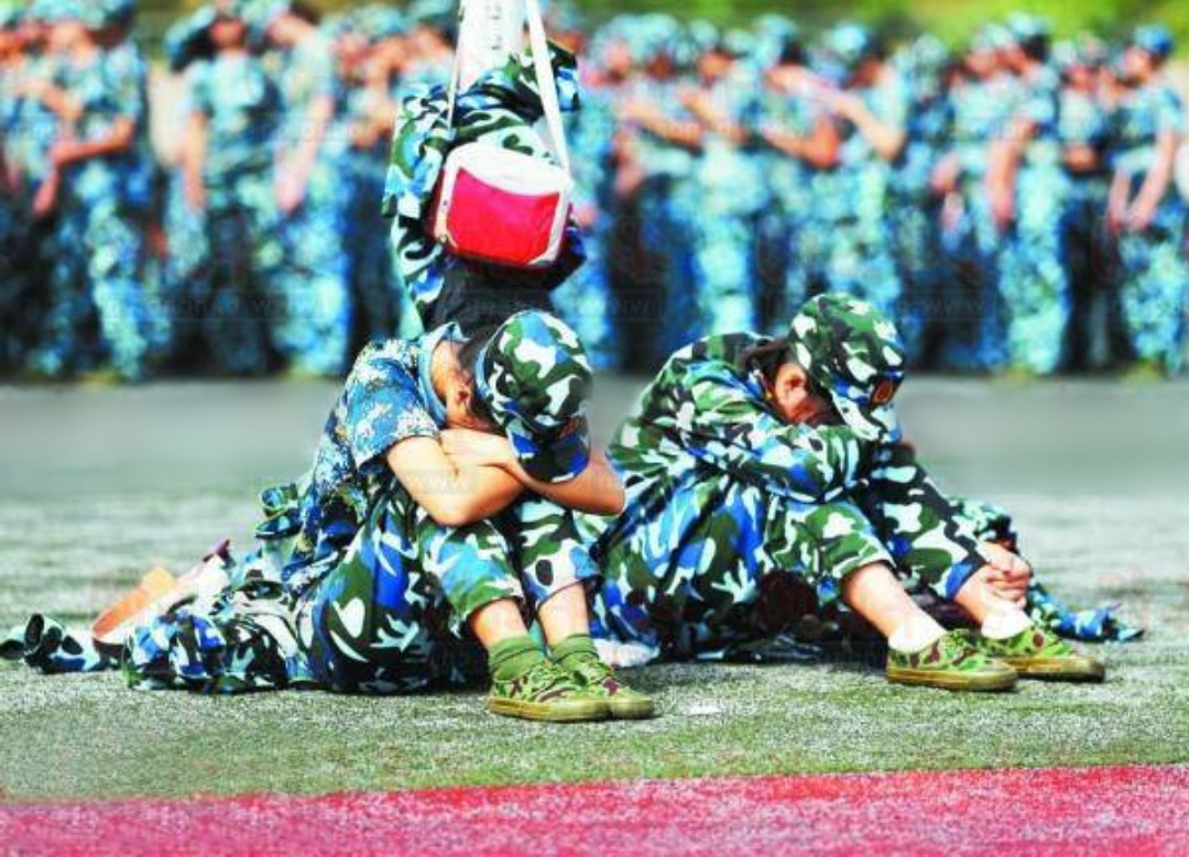 军训特辑军训小技巧新生必看,军训前怎么锻炼才能让军训不累