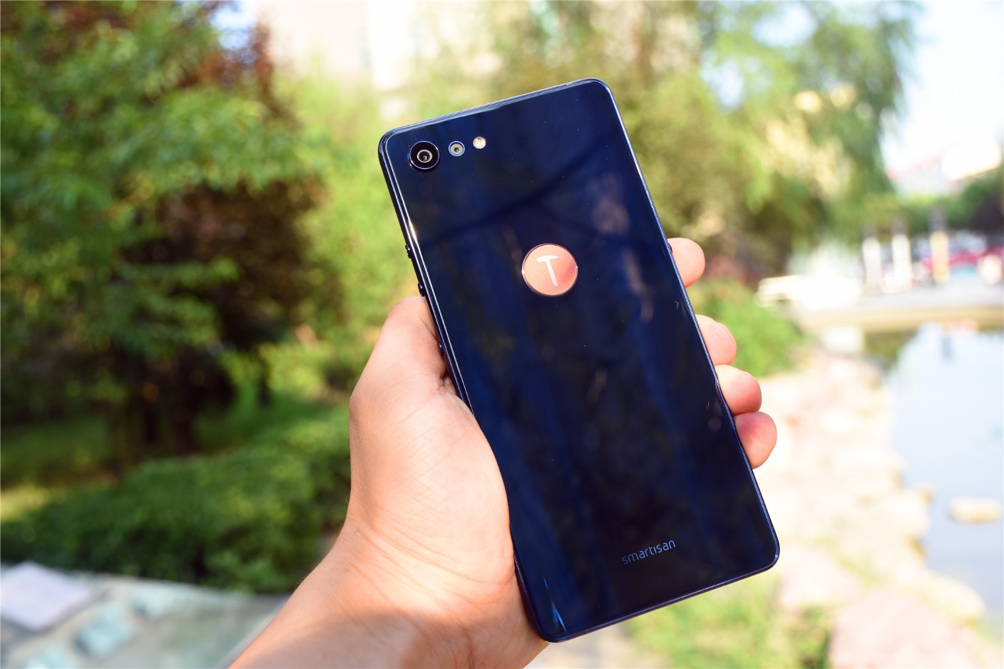 坚果pro2s和坚果pro2区别,锤子坚果pro2s游戏测评