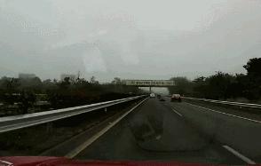 开车交通安全常识大全图,新手看交通事故车辆行驶技巧