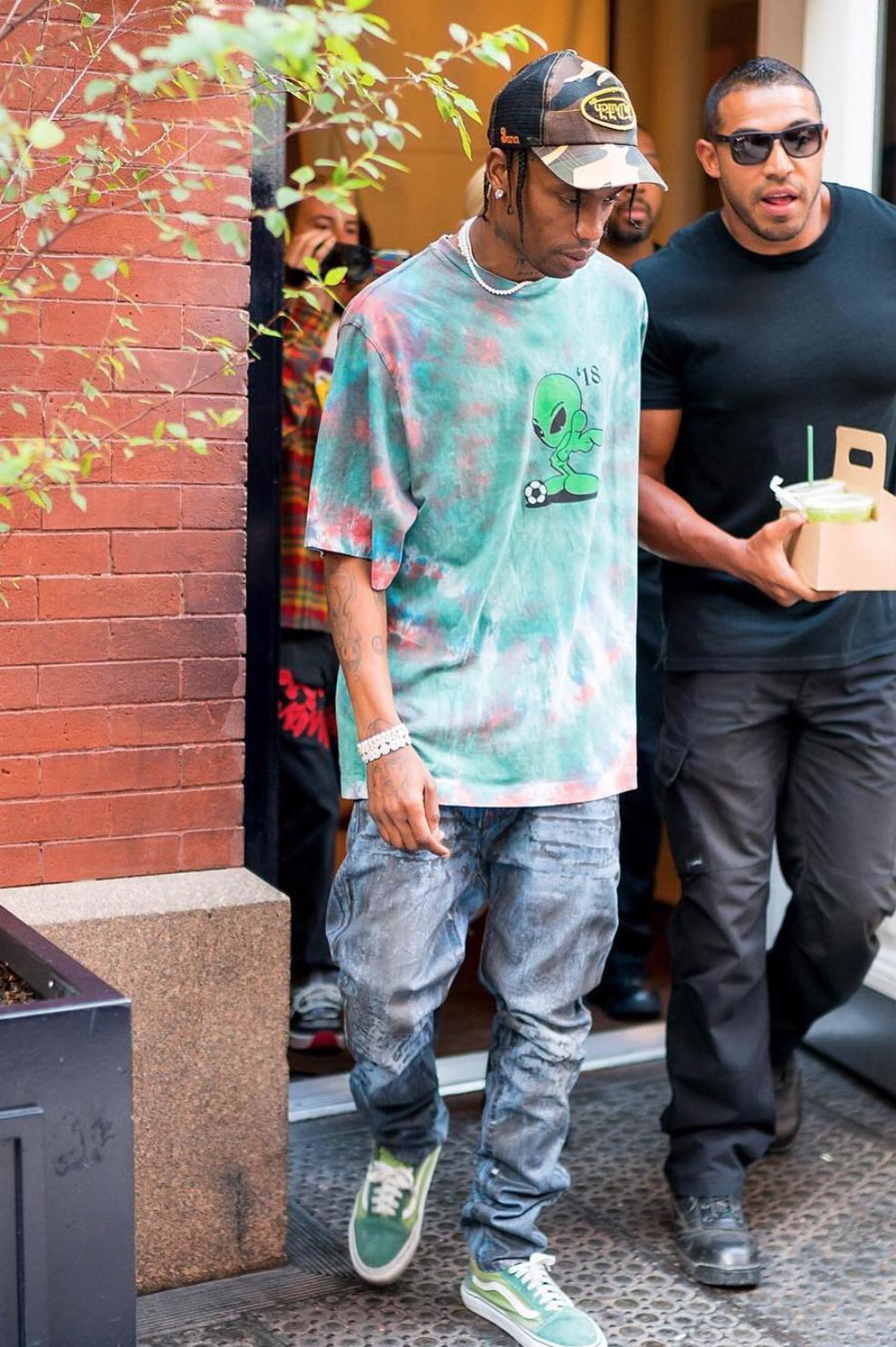 kanyewest,kanyewest上脚耐克回到未来