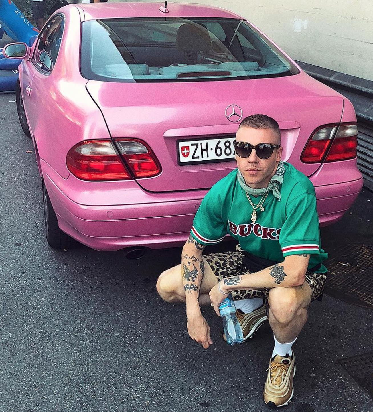 kanyewest,kanyewest上脚耐克回到未来