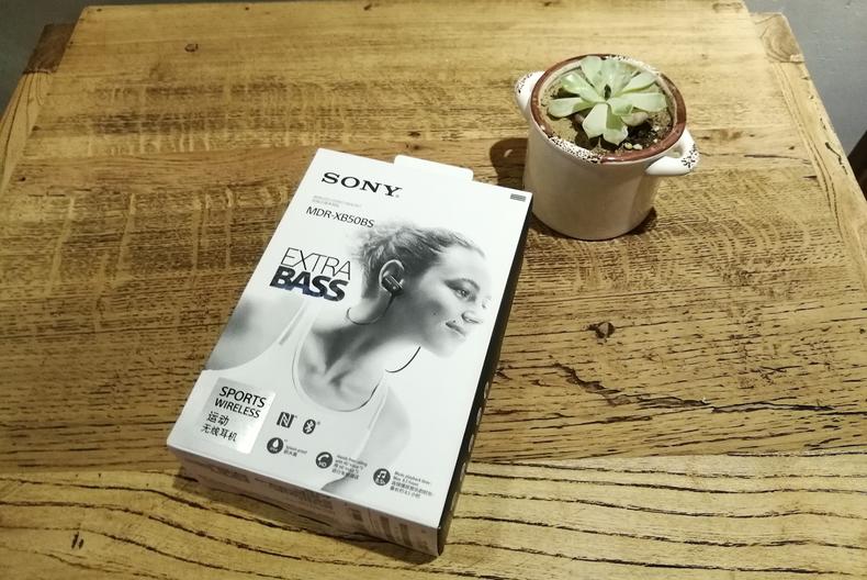 jeet和akg耳机哪个音质好,索尼和akg哪个耳机好