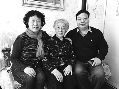 红岩双枪老太婆邓惠中,双枪老太婆邓惠中