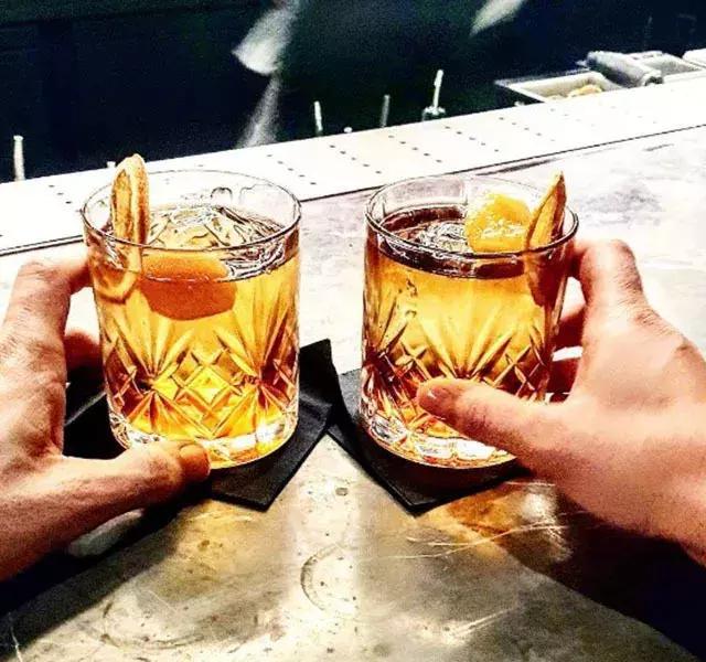 教你调制10款经典意式鸡尾酒,简单调制好喝的鸡尾酒推荐