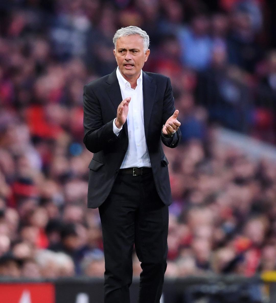 穆里尼奥再次下课,穆里尼奥眼泛泪光希望重新执教