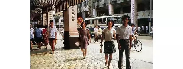 樱桃小丸子的同学花轮有多富有,樱桃小丸子里的花轮同学