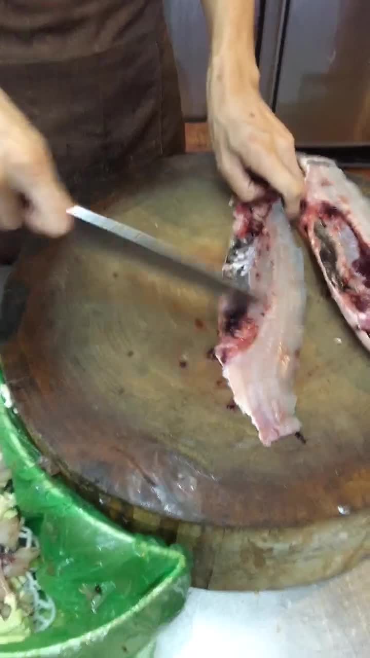 水煮鱼改刀腌制方法,水煮鱼怎么切片视频教程