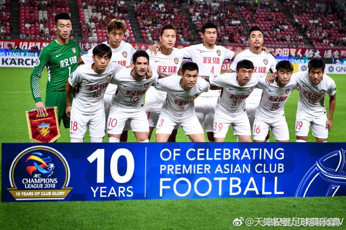 热议权健0-2鹿岛：日本球员喝完水拧上盖子，中超球员直接扔掉